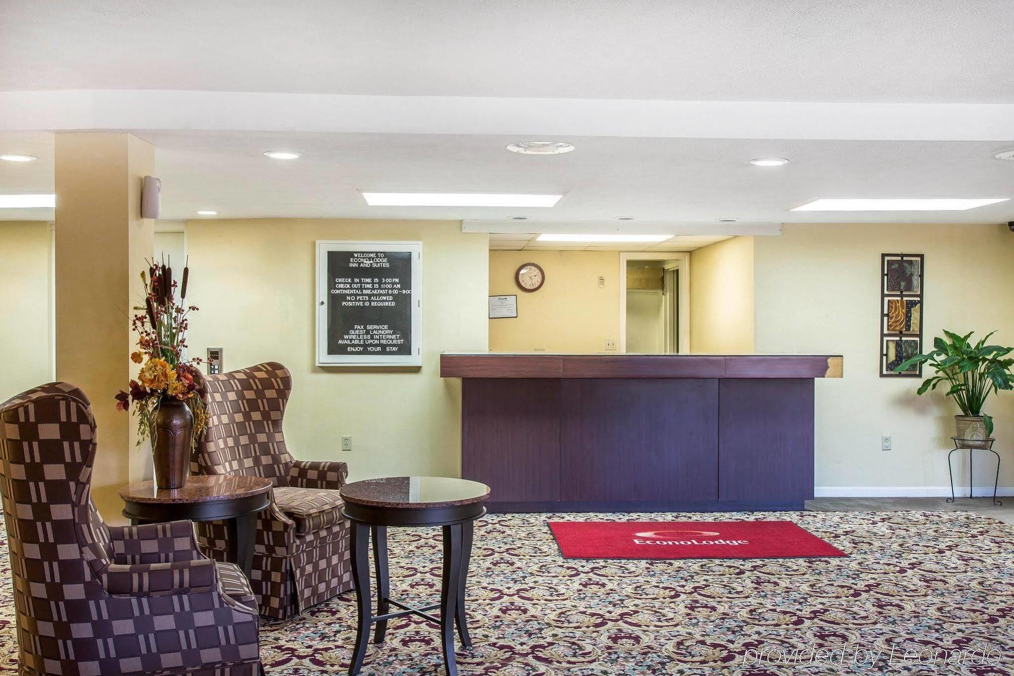 Econo Lodge Inn & Suites 그로튼 외부 사진