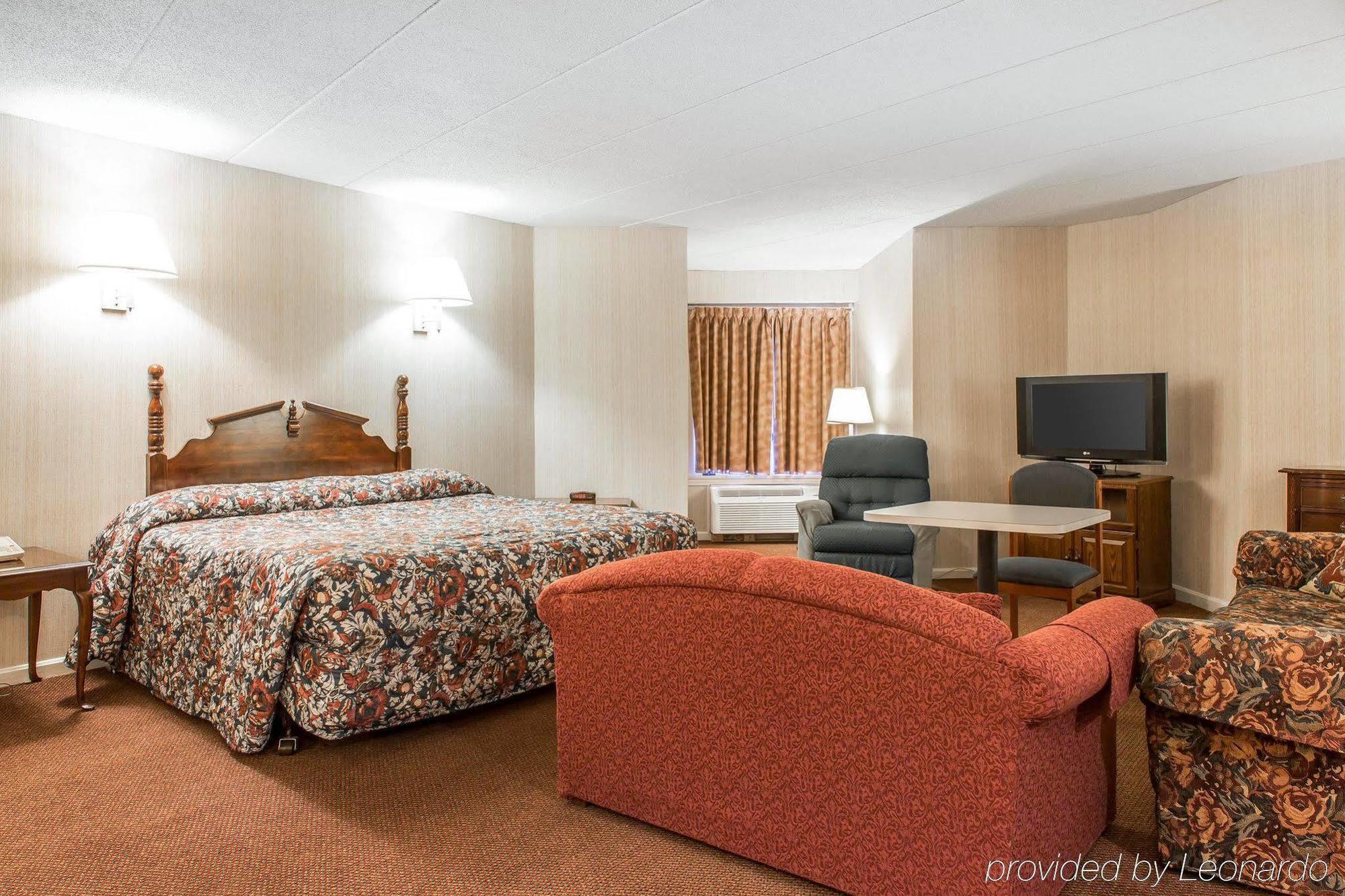 Econo Lodge Inn & Suites 그로튼 외부 사진
