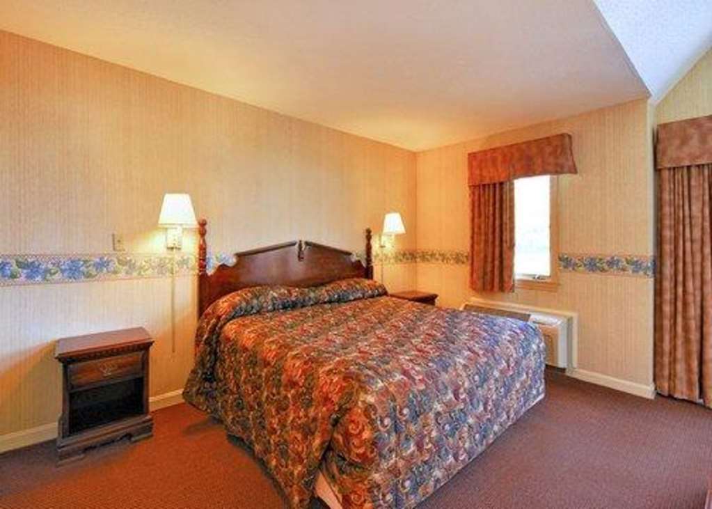 Econo Lodge Inn & Suites 그로튼 객실 사진