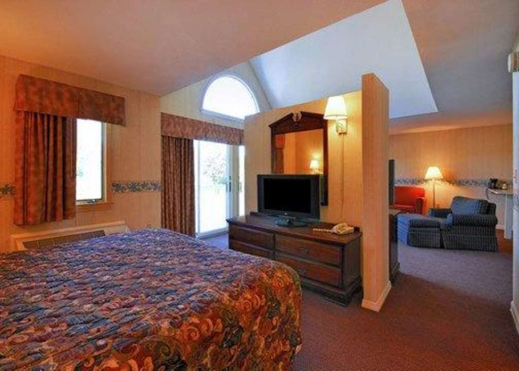 Econo Lodge Inn & Suites 그로튼 객실 사진